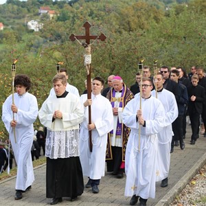 Biskup Gorski predvodio pobožnost Križnoga puta na zagrebačkom hodočašću